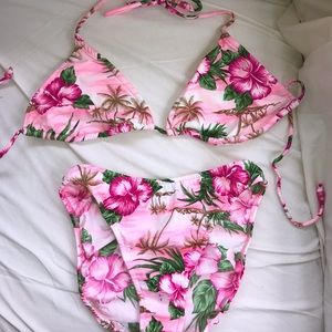 🚫SOLD🚫Pink Hawaiian print 2 piece bikini